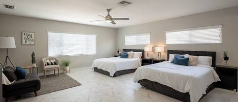 4 habitaciones, tabla de planchar con plancha, wifi y ropa de cama