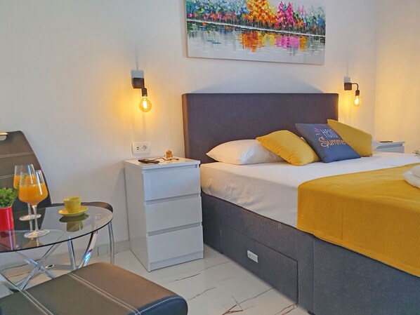 1 bedroom, free WiFi, bed sheets - Holiday Home Gordana - Charming Double Room with Balcony in fabulous Hvar (Hvar)