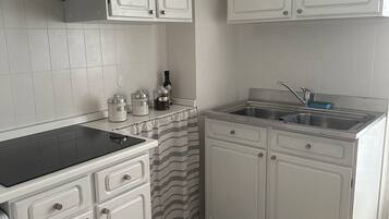 Herdplatte, Kochgeschirr/Geschirr/Besteck