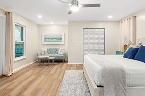 4 bedrooms, desk, iron/ironing board, WiFi