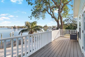 Terrace/patio - Disco Spa | 4MBR | Boat Lift | King Bds | Htd Pool (Indian Rocks Beach)