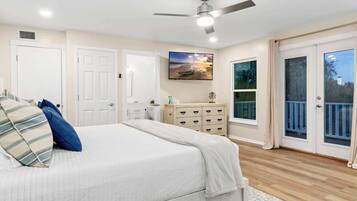 4 bedrooms, desk, iron/ironing board, WiFi