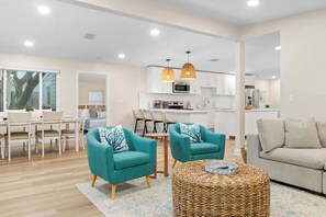 Interior - Disco Spa | 4MBR | Boat Lift | King Bds | Htd Pool (Indian Rocks Beach)