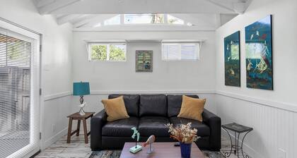 Serenity Retreat Minutes to the Beach, Guesthouse