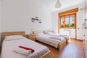 3 bedrooms, internet, bed sheets - Escape to Apulia by BarbarHouse (Pulsano)