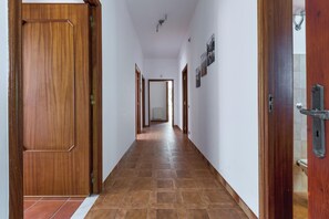 Interni