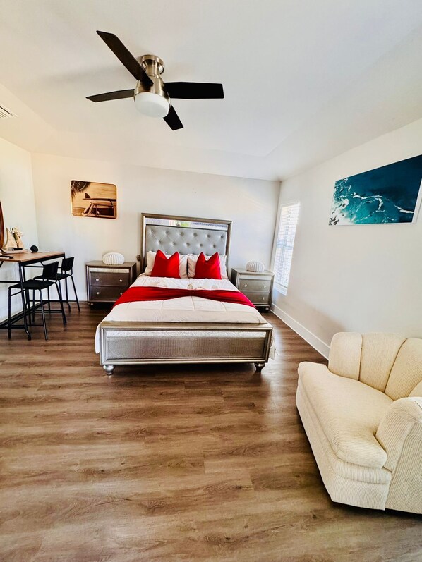 1 makuuhuone, tallelokero huoneessa, Wi-Fi, vuodevaatteet