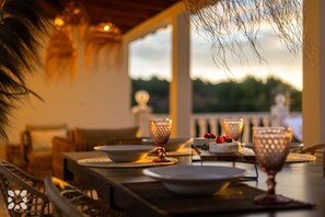 Outdoor dining