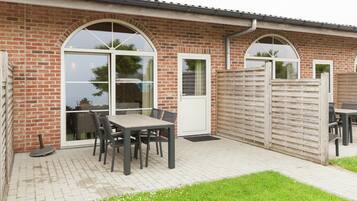 Apartment | Outdoor dining