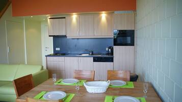 Apartment | Tempat makan
