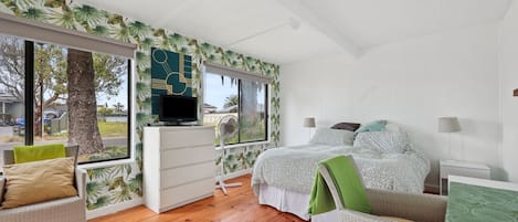 3 bedrooms, iron/ironing board, free WiFi, bed sheets