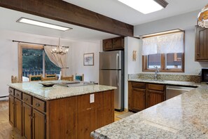 Private kitchen - The Hummingbird Lodge  (Avon)