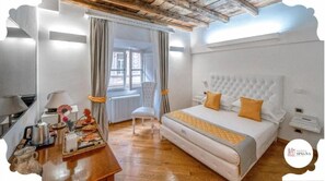 Deluxe Triple Room, City View (Spagna)