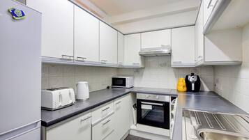 Fridge, microwave, stovetop, electric kettle