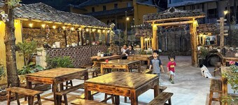 Khói Homestay and Restaurant
