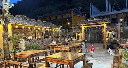 Khói Homestay and Restaurant