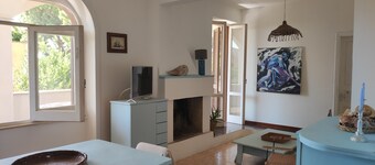 Porto Cesareo. Serves 10. Welcoming, bright and spacious house
