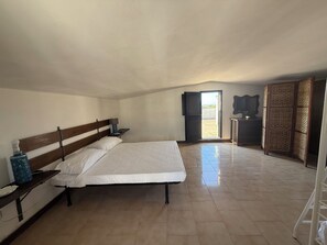 4 slaapkamers, een strijkplank/strijkijzer, wifi, beddengoed