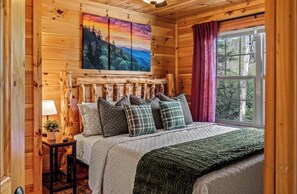 3 bedrooms, iron/ironing board, free WiFi, bed sheets - Firefly Ridge! Fishing Pond, Hot Tub, Fire Pit! (Sevierville)