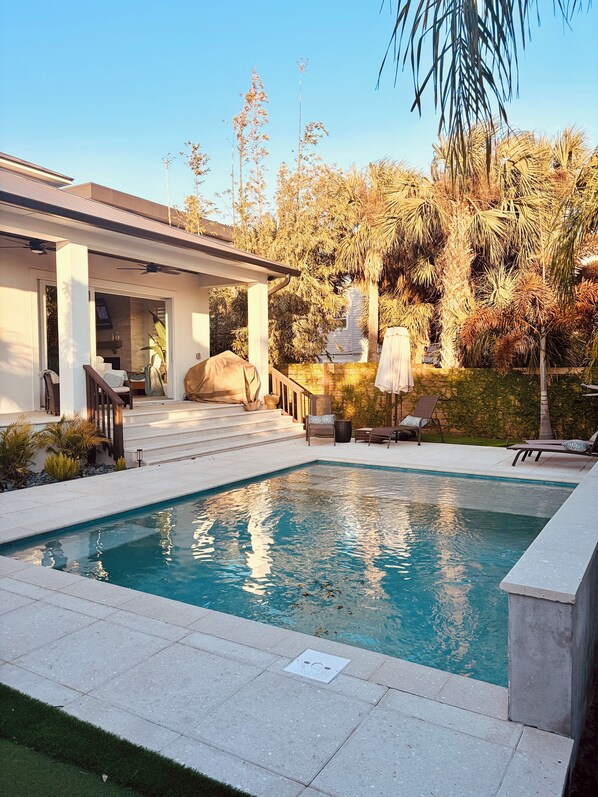 Outdoor pool, a heated pool