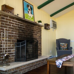 Interior - Pontiac- Dog Lovers Chalet with Fenced Yard and Fenced Deck (Sciota)