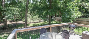Lake Tillery Area, 4-bedroom house in charming Norwood with WiFi, Deck and AC