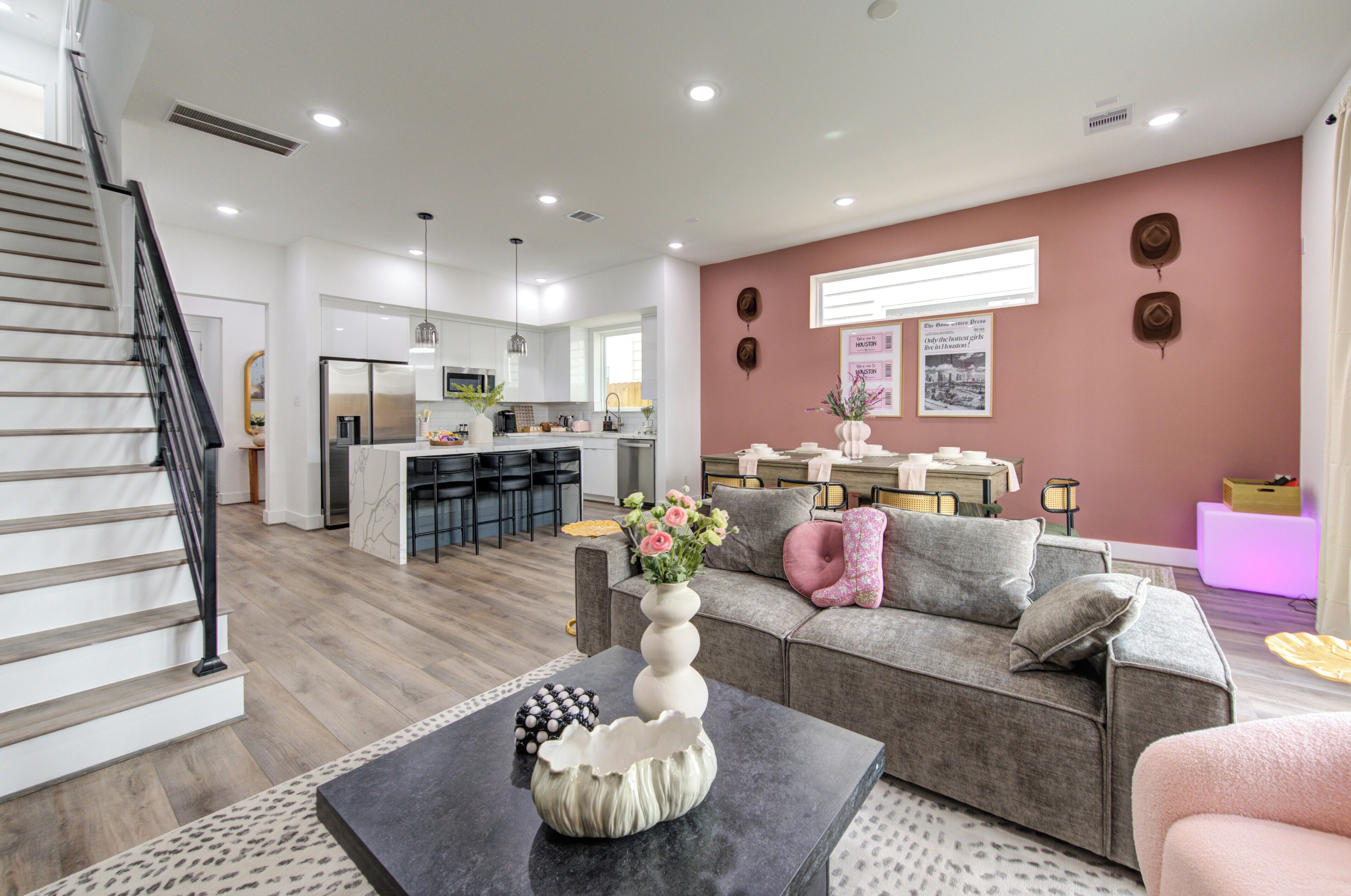 Smart TV, table tennis