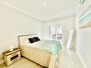 7 bedrooms, iron/ironing board, WiFi, bed sheets