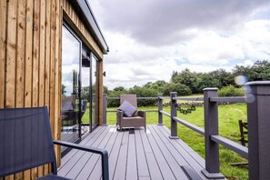 Cabin | Terrace/patio - Stunning 1-bed Lodge in Coleraine (Coleraine)