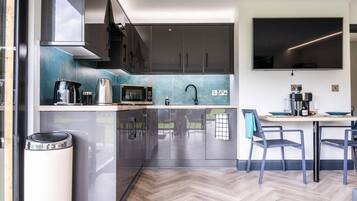 Cabin | Dapur peribadi | Peti sejuk, ketuhar gelombang mikro, ketuhar, dapur