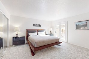 3 Schlafzimmer, Schreibtisch, Bügeleisen/Bügelbrett, kostenloses WLAN