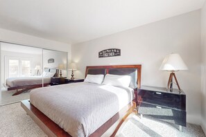 3 Schlafzimmer, Schreibtisch, Bügeleisen/Bügelbrett, kostenloses WLAN