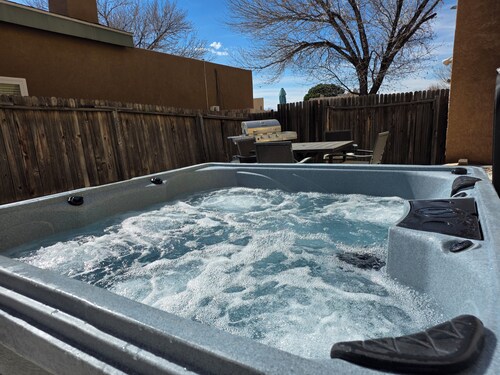 50% Off Intro Rate @  Riverstone Retreat /4beds 