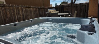 50% Off Intro Rate @  Riverstone Retreat /4beds 