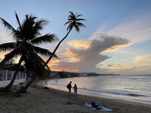 Liegestühle, Strandtücher