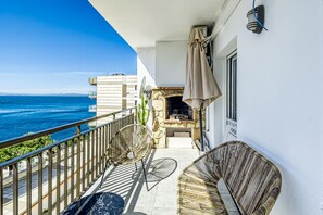 Apartment | Balcony - Villa Near Roses With Pool & Beach Access (Roses)