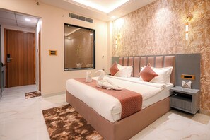 Egyptian cotton sheets, premium bedding, pillow-top beds, in-room safe - Virasat  The Hotel by Triveni Grand (Prayagraj)