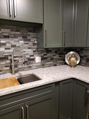 KĂŒhlschrank, Mikrowelle, Ofen, Herdplatte