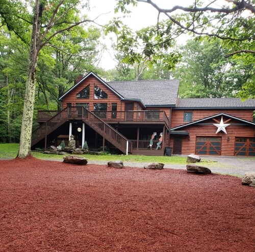 1 Mile From Ski Slope and Festivals - 125 Nightly Fee