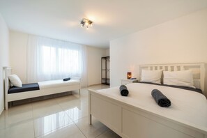 2 bedrooms, iron/ironing board, WiFi, bed sheets