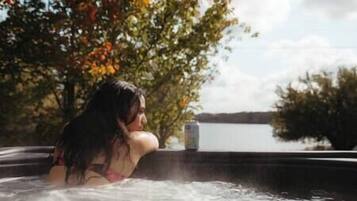 Bain à remous extérieur