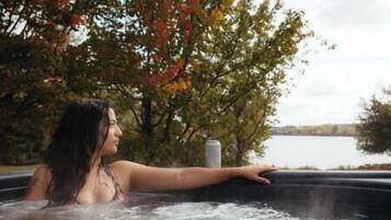 Bain à remous extérieur