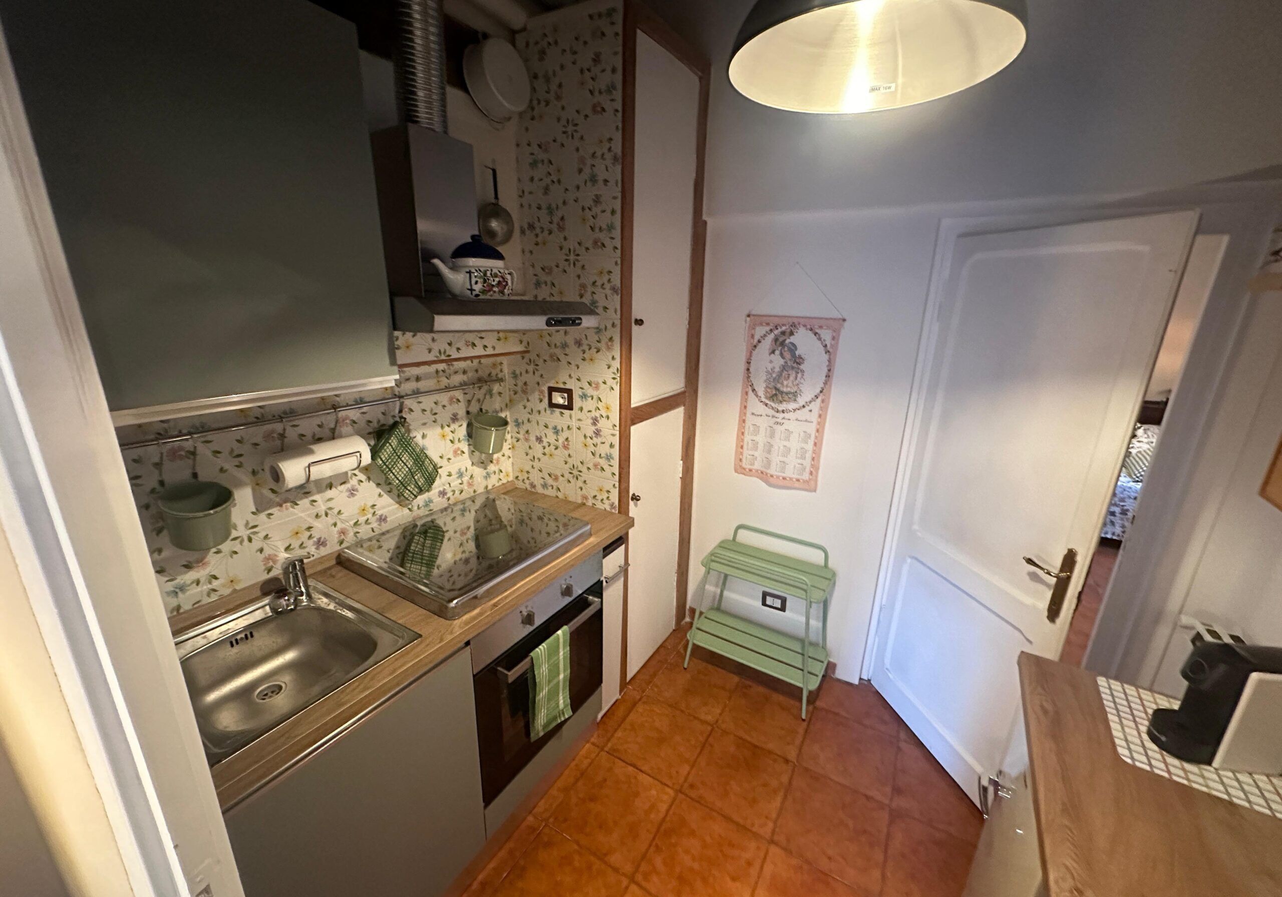 Réfrigérateur, micro-ondes, four, cafetière/bouilloire