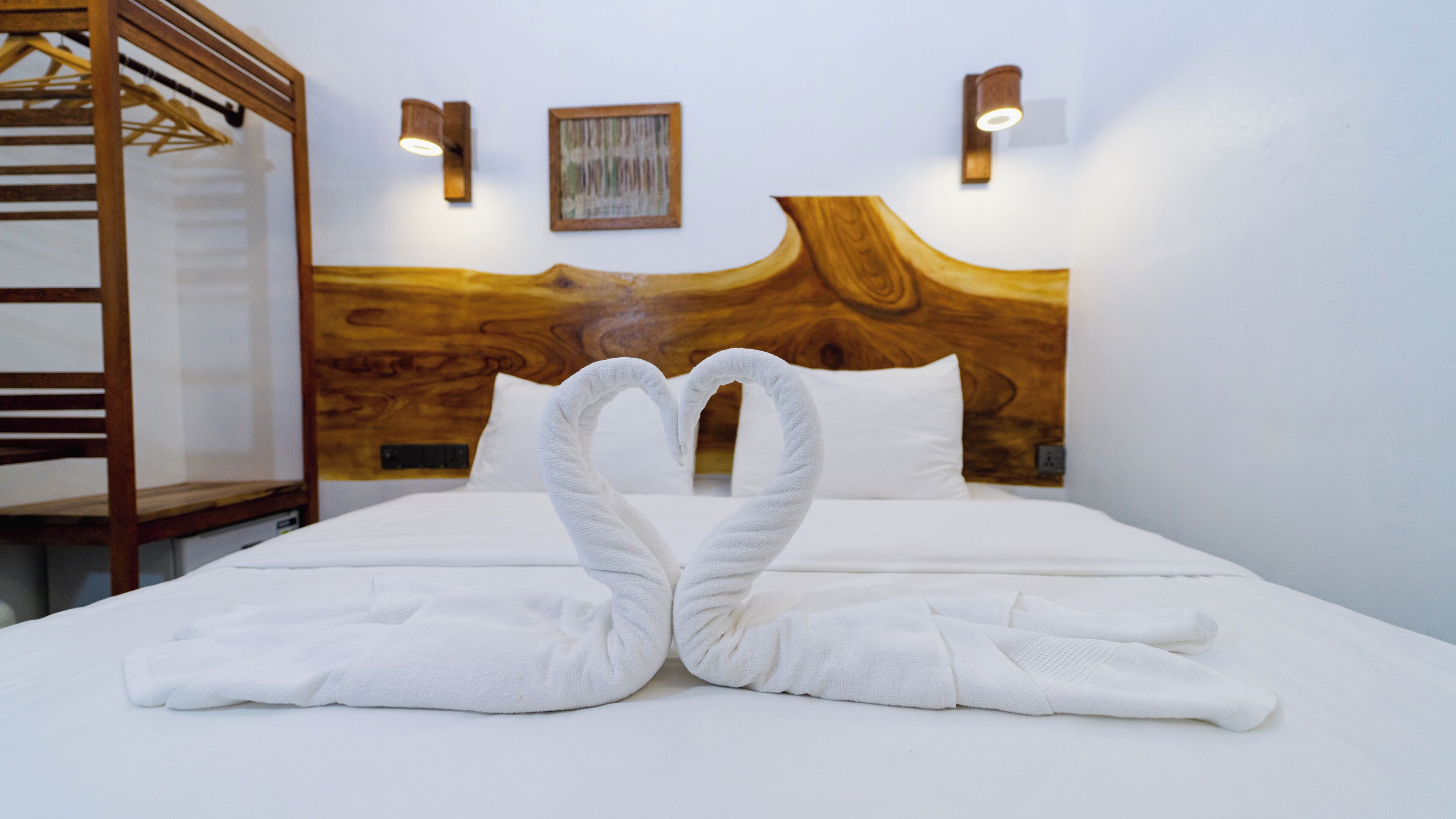 Deluxe Double or Twin Room, City View | Minibar, in-room safe, desk, WiFi (free)