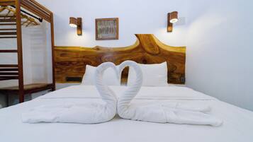 Deluxe Double or Twin Room, City View | Minibar, in-room safe, desk, WiFi (free)