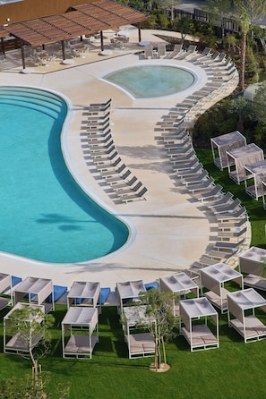 Poolside bar