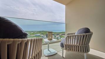 Suite, vistas al mar | Vistas del balcón