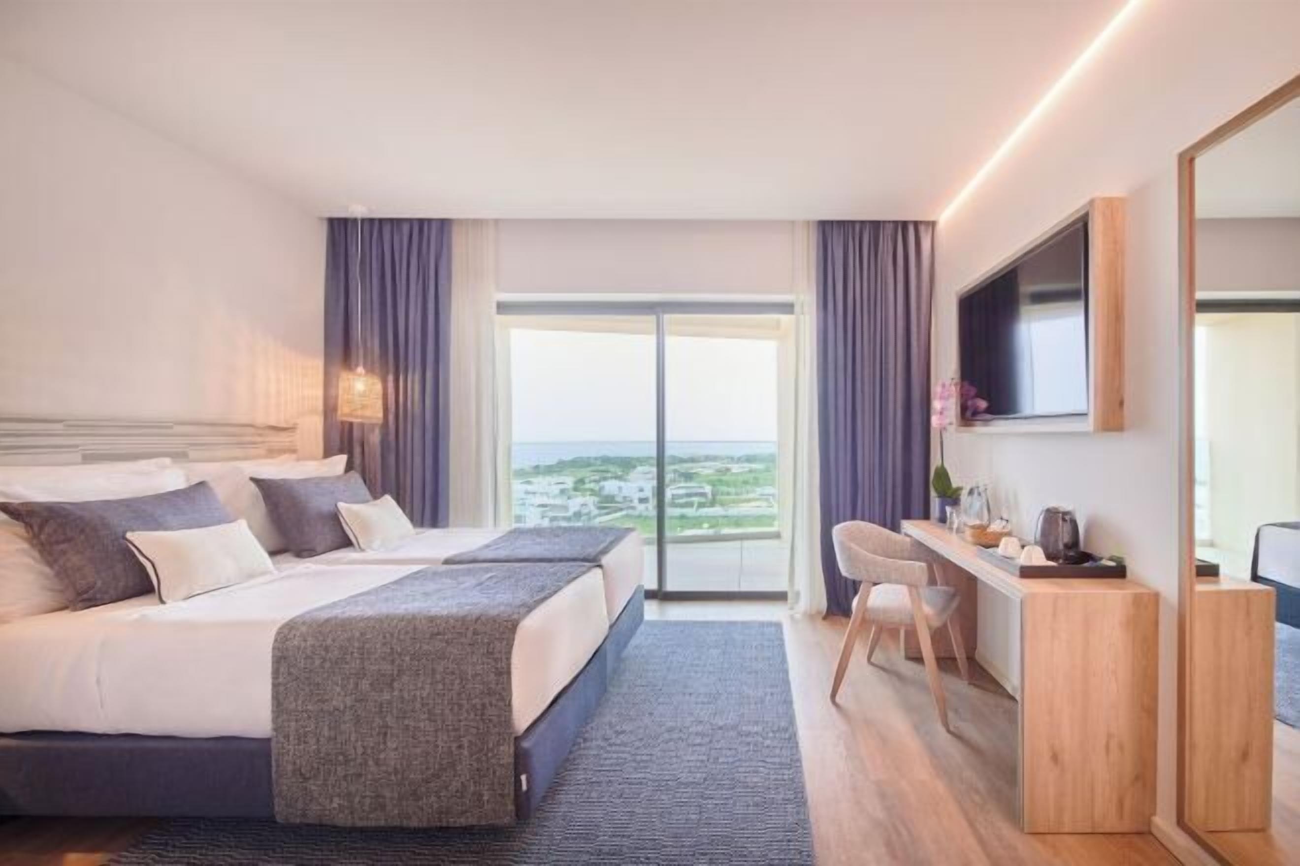 迷你吧、房內夾萬、遮光窗簾/窗簾、熨斗/熨衫板