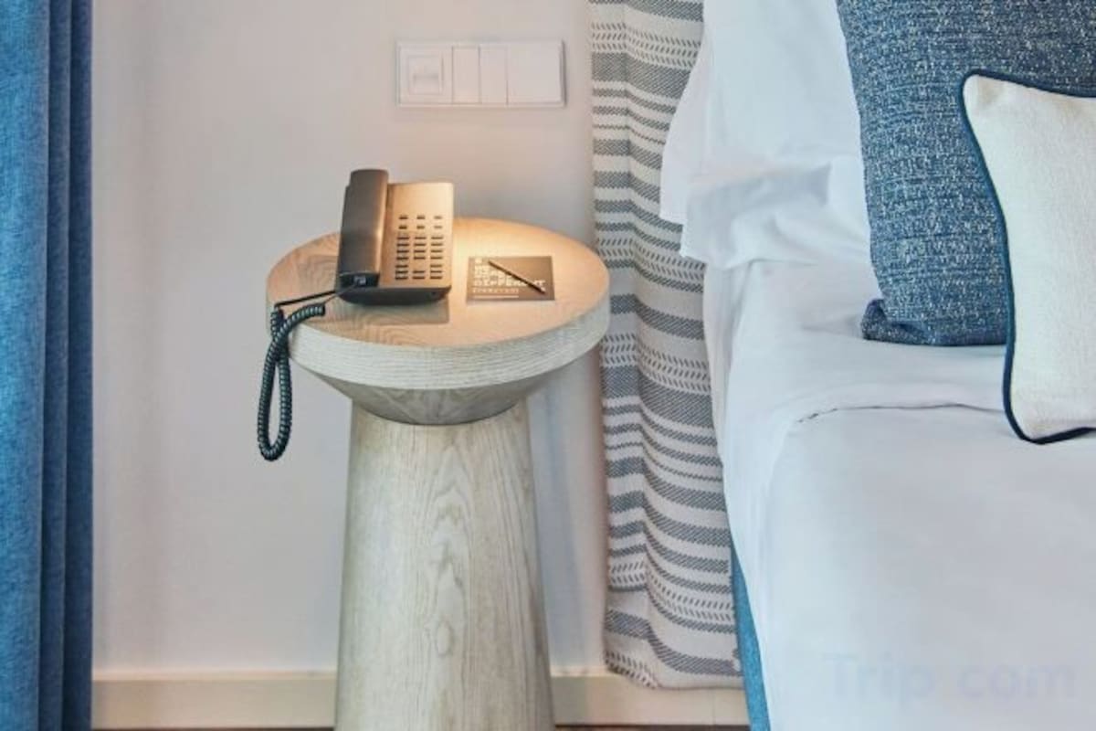 Minibar, in-room safe, blackout drapes, iron/ironing board (on request)