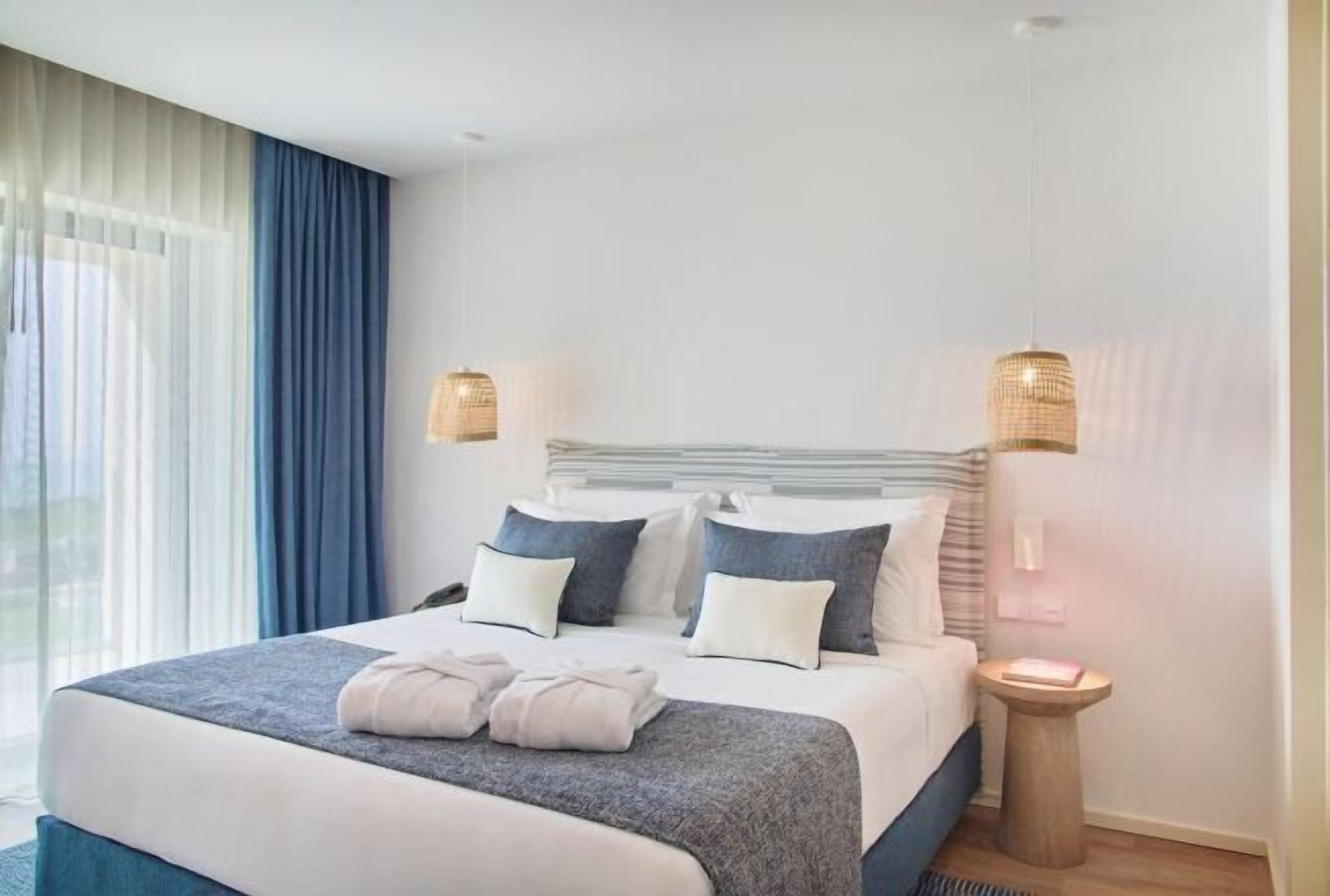 迷你吧、房內夾萬、遮光窗簾/窗簾、熨斗/熨衫板